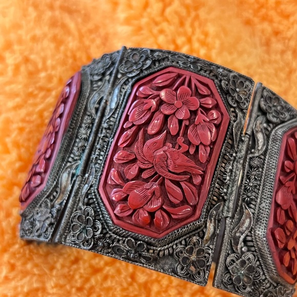 Wide Antique Chinese Export Cinnabar and Silver Filigree Bracelet - Picture 4 of 12